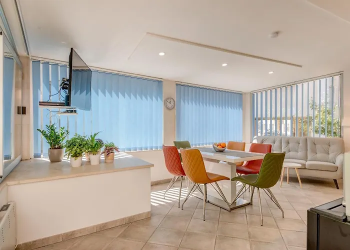 Villa Corona Split Split