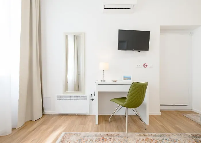 Villa Corona Split Split